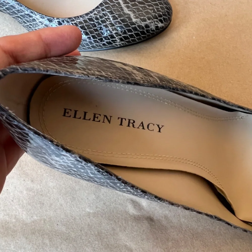 Ellen Tracy Gloria Wedges Shoes Snake Print Size 9